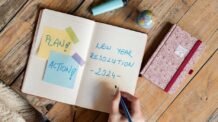 10 Tips for Achieving Financial Wellness: A Comprehensive Guide to Improving Your Money Management Skills!