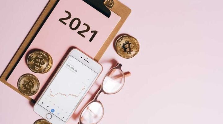 10 Expert Tips for Achieving Financial Wellness in 2021